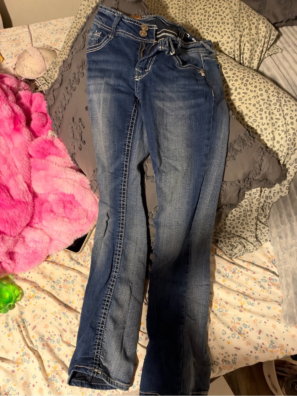 Wallflower Women's Flared Jeans in Dark Blue Wash